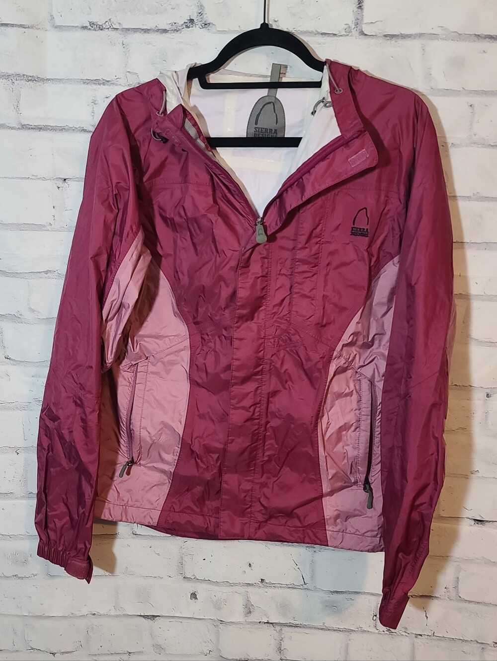 Sierra Designs Women's Pink Hooded Lightweight Windbreaker Rain Jacket, M